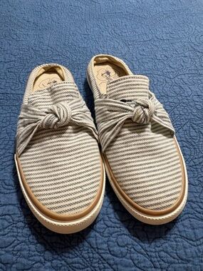 Margaritaville Striped Knot Slip-On Sneakers - Beige/Blue